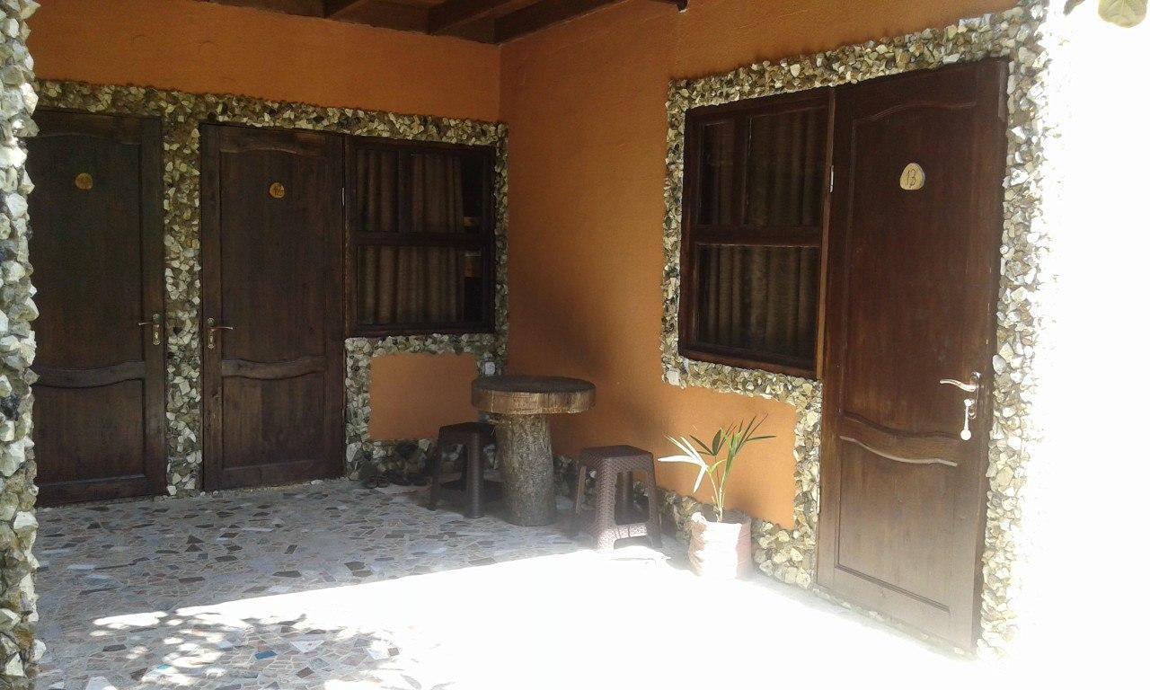 Guest House Lev Pitsoenda Buitenkant foto