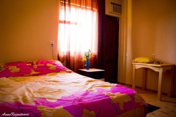 Guest House Lev Pitsoenda Buitenkant foto