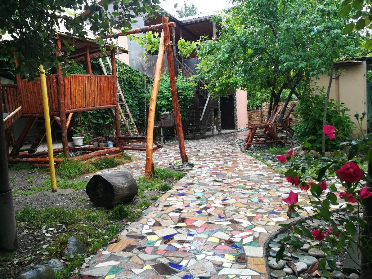 Guest House Lev Pitsoenda Buitenkant foto